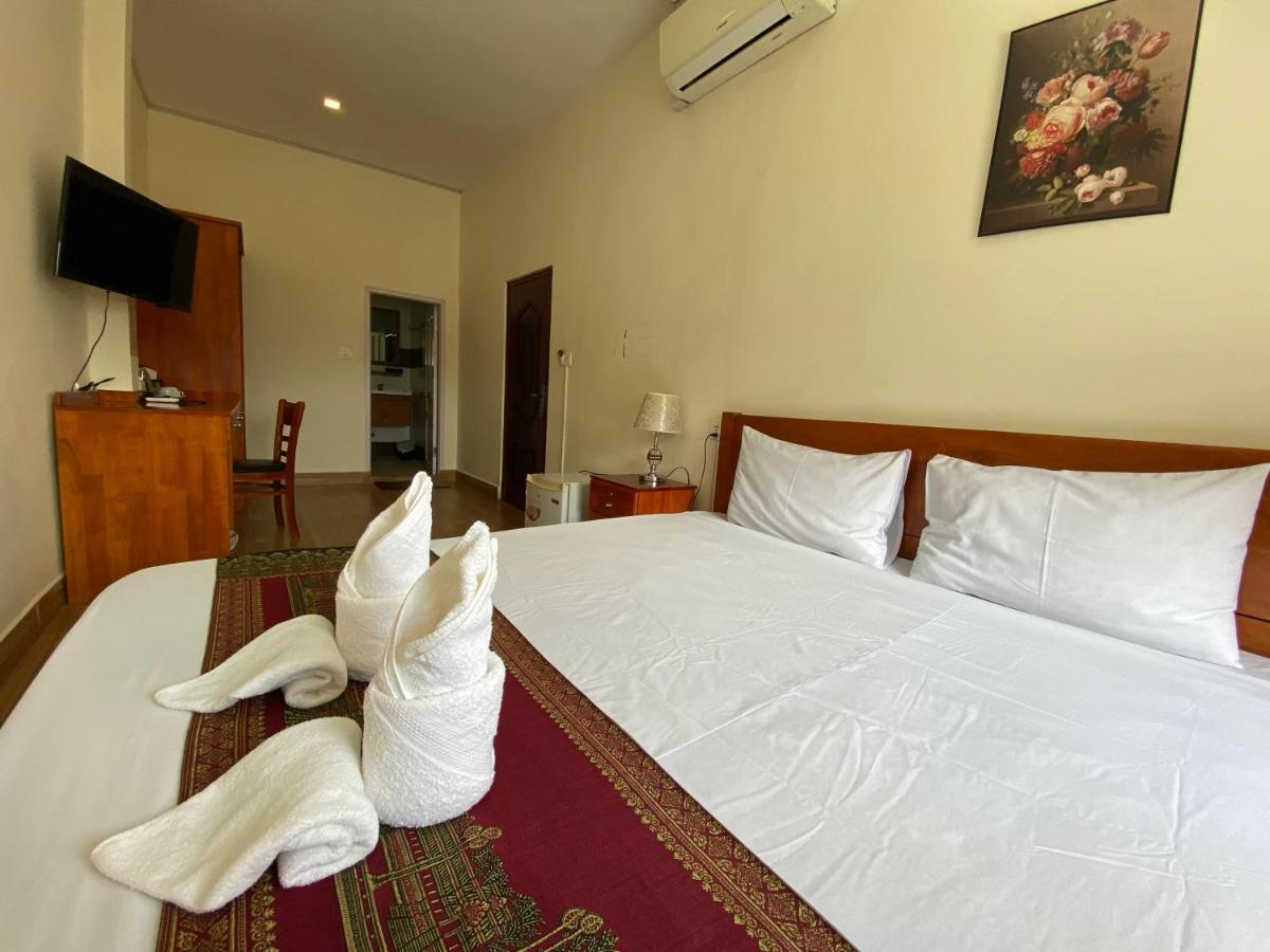 Phnom Penh Le Vincent Hotel Exterior photo